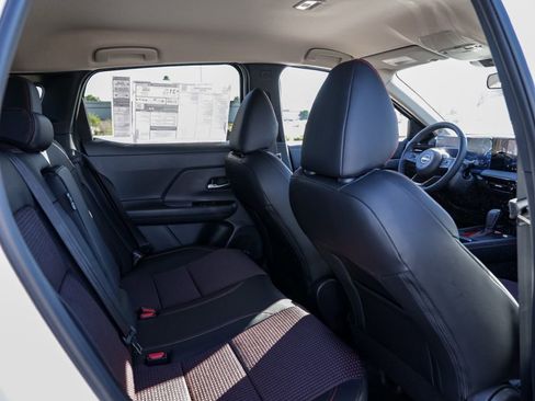 New 2026 Nissan Kicks SR image 21