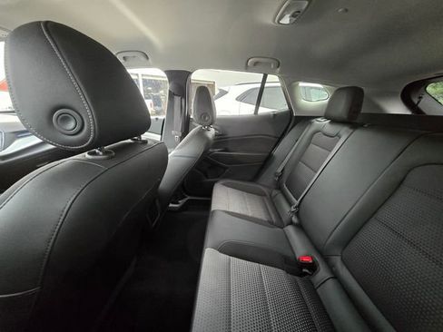 Used 2025 Chevrolet Trax LT FWD image 11