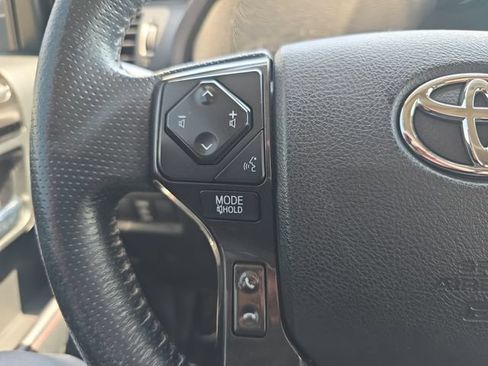 Used 2021 Toyota 4Runner Venture w/ Moonroof Package AWD/4WD image 19