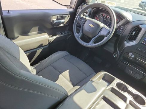 Used 2022 Chevrolet Silverado 1500 Custom image 3
