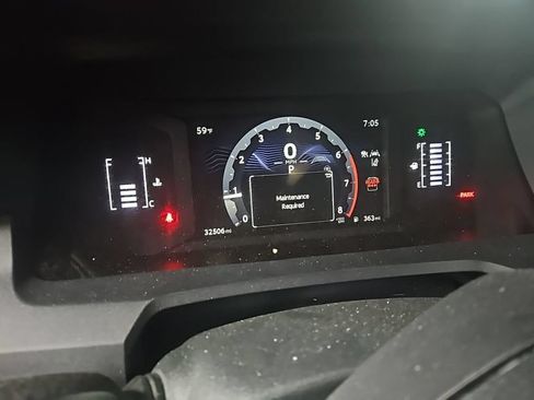Used 2025 Toyota 4Runner SR5 AWD/4WD image 2