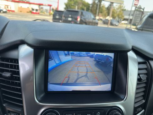 Used 2017 Chevrolet Tahoe LT w/ Luxury Package AWD/4WD image 28