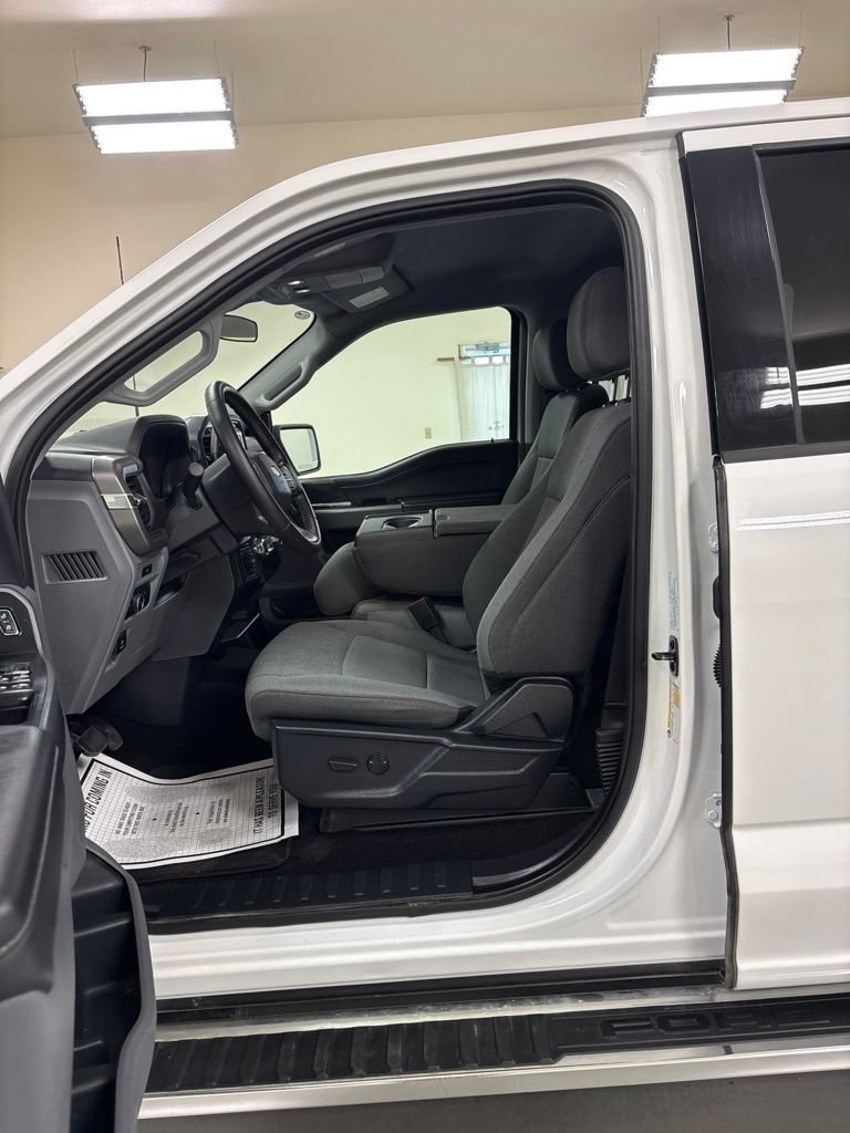 Used 2025 Ford F150 XLT w/ Equipment Group 301A Standard AWD/4WD image 9