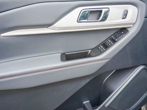 New 2026 Ford Explorer Active w/ Active Comfort Package image 18