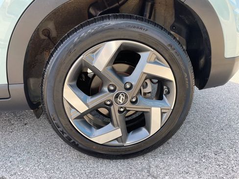 Used 2025 Hyundai Venue SEL image 52