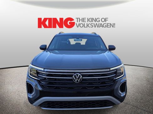 New 2026 Volkswagen Atlas Peak Edition image 9