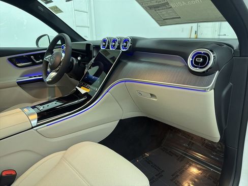 Used 2026 Mercedes-Benz GLC 300 image 28