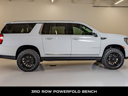 Used 2021 GMC Yukon XL Denali w/ Denali Premium Package AWD/4WD image 11