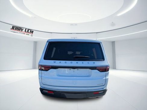 Used 2022 Jeep Wagoneer Series II image 4