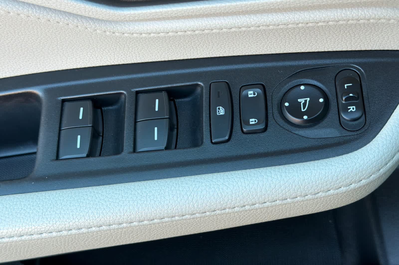 Used 2025 Honda Odyssey EX-L image 15