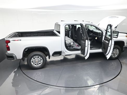 New 2026 Chevrolet Silverado 2500 LT AWD/4WD image 14