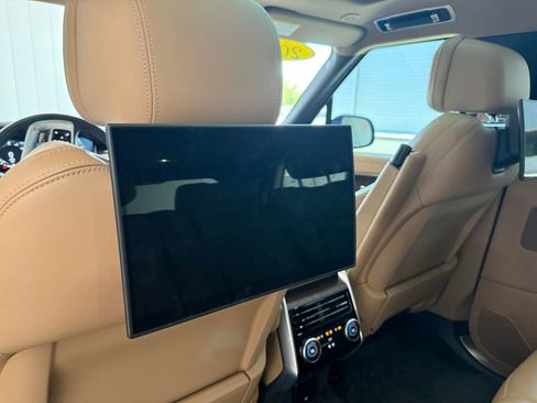 Used 2025 Land Rover Range Rover Long Wheelbase SE AWD/4WD image 27