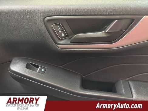 Used 2022 Ford Escape SE image 35