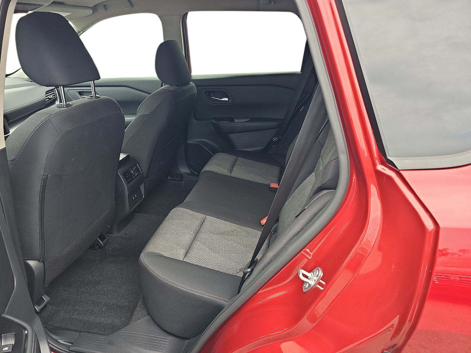 Used 2026 Nissan Rogue SV FWD image 11