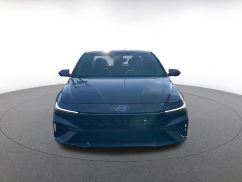 Used 2025 Hyundai Elantra SEL image 4