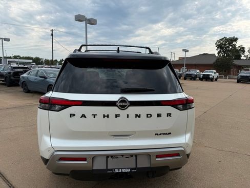 Certified 2024 Nissan Pathfinder Platinum FWD image 4