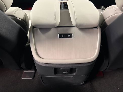 New 2025 Lincoln Navigator Reserve image 38