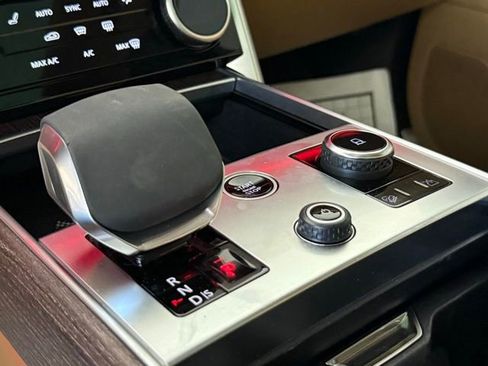 Used 2023 Land Rover Range Rover Autobiography AWD/4WD image 22