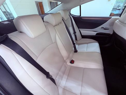 Used 2023 Lexus ES 350 w/ Premium Package FWD image 14