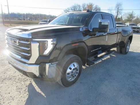 New 2026 GMC Sierra 3500 SLT w/ SLT Premium Package image 11