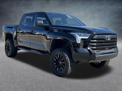 Used 2025 Toyota Tundra SR w/ SR Tow Package AWD/4WD image 7