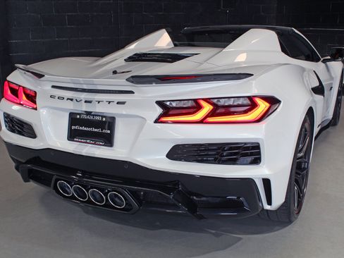 Used 2023 Chevrolet Corvette Z06 RWD image 20
