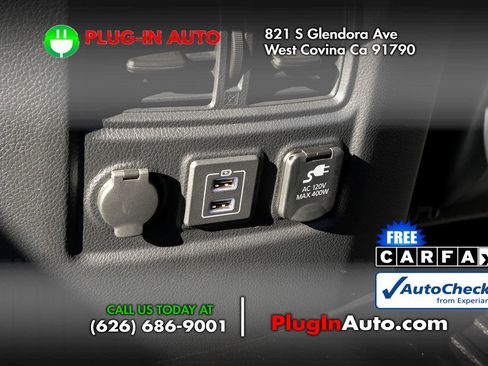 Used 2023 Nissan Titan SV w/ SV Convenience Package image 12
