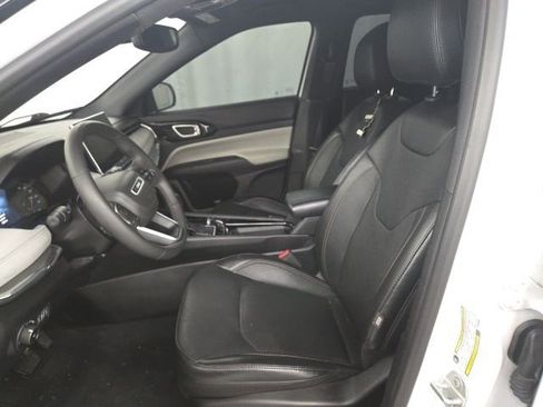 Used 2023 Jeep Compass Limited image 6