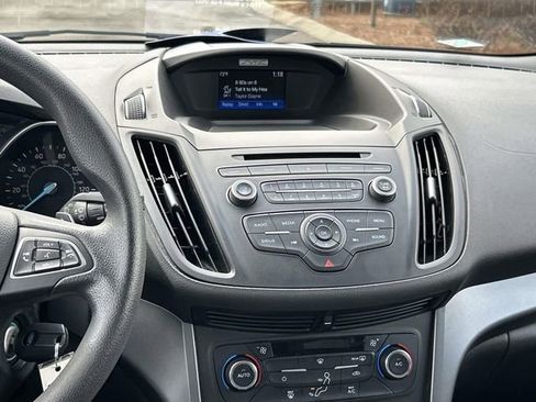 Used 2017 Ford Escape SE image 16