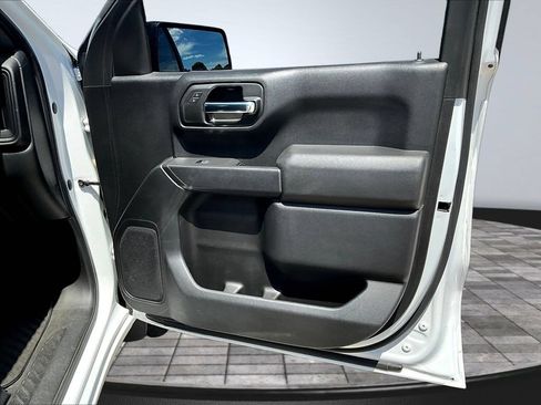 Used 2020 Chevrolet Silverado 1500 Custom w/ Custom Value Package AWD/4WD image 31