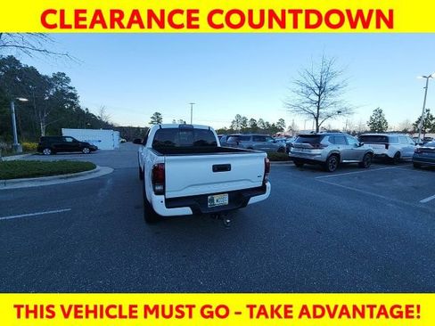 Certified 2018 Toyota Tacoma TRD Off-Road w/ Technology Package image 8