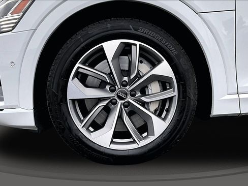Used 2021 Audi e-tron Premium Plus w/ Premium Plus Package image 33