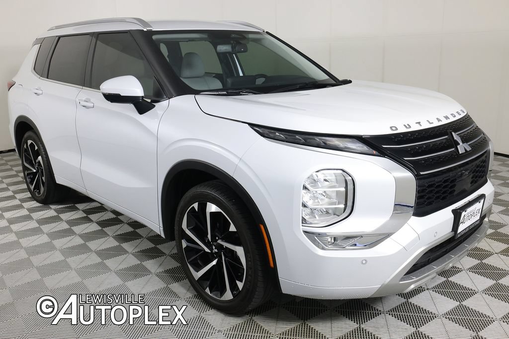 Used 2024 Mitsubishi Outlander SEL FWD image 3