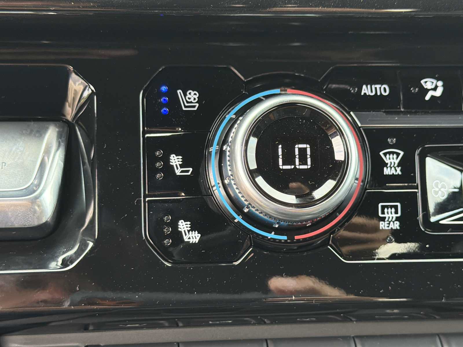 New 2026 GMC Sierra 1500 AT4 w/ AT4 Premium Package AWD/4WD image 10