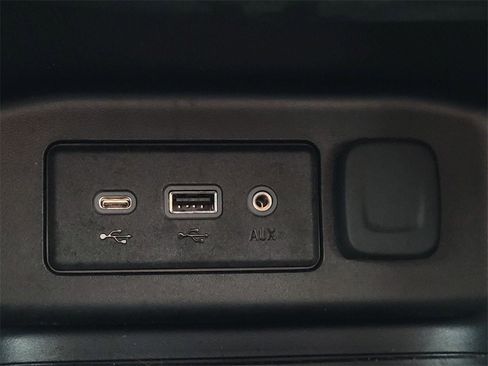 Certified 2024 Chevrolet Equinox LT w/ LPO, Floor Liner Package image 24