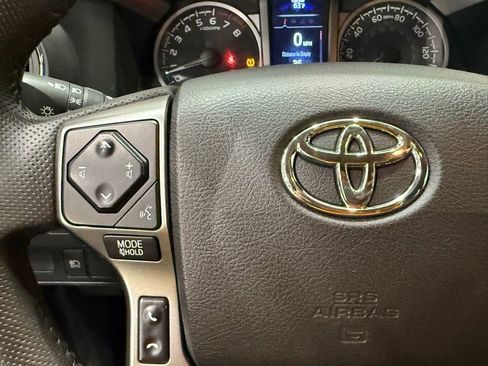 Used 2022 Toyota Tacoma SR5 image 32