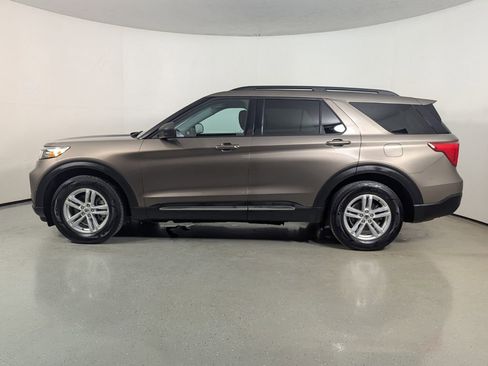 Used 2021 Ford Explorer XLT RWD image 4