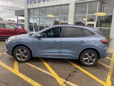 Used 2024 Ford Escape ST-Line w/ Tech Pack #1 AWD/4WD image 3