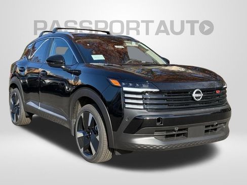 New 2026 Nissan Kicks SR w/ Cold Weather Package image 3