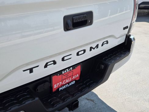 Used 2023 Toyota Tacoma TRD Off-Road w/ Black Out Package (TMS) AWD/4WD image 13