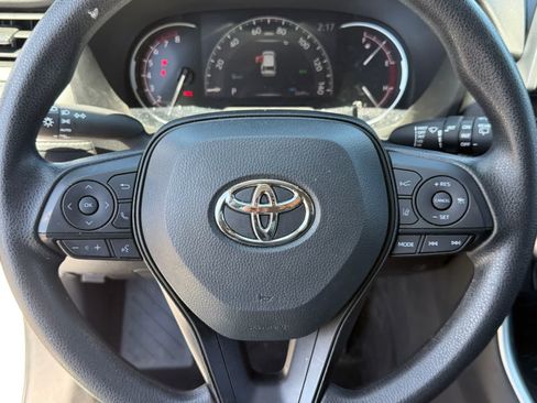 Used 2025 Toyota RAV4 XLE w/ Convenience Package FWD image 9