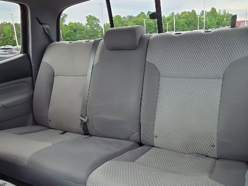 Used 2015 Toyota Tacoma PreRunner w/ Convenience Package RWD image 13