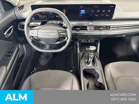 Used 2025 Kia K4 FWD image 25