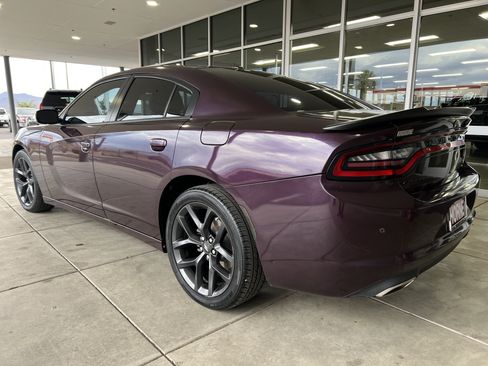 Used 2022 Dodge Charger SXT w/ Blacktop Package RWD image 6