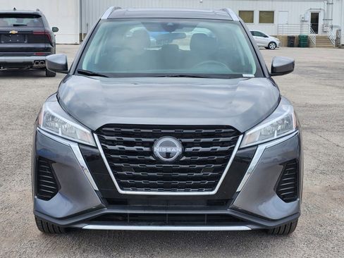 Used 2024 Nissan Kicks SV image 2
