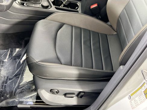 Used 2023 Volkswagen Taos SEL image 19