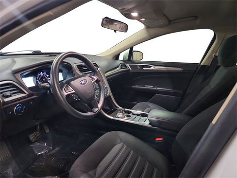 Used 2018 Ford Fusion SE w/ Fusion SE Technology Package image 27