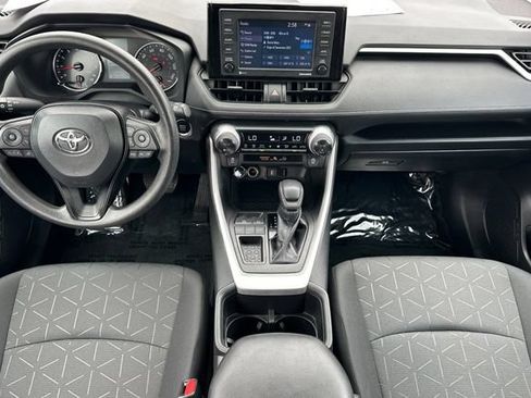 Used 2022 Toyota RAV4 XLE w/ Convenience Package FWD image 17