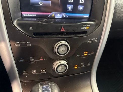 Used 2013 Ford Edge SEL FWD image 25