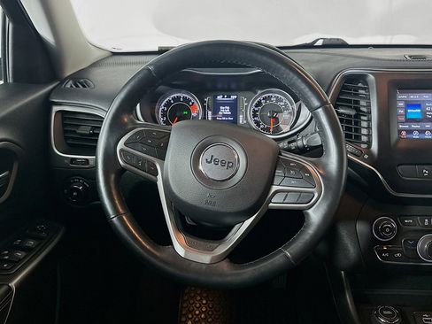 Used 2019 Jeep Cherokee Latitude Plus w/ Cold Weather Group image 18